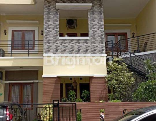 Rumah 2 Lantai mewah komplek Taman Kedoya Jakarta Barat 1