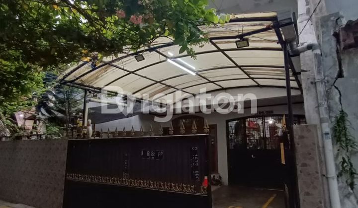 2-Story Hook House in Jelambar, West Jakarta