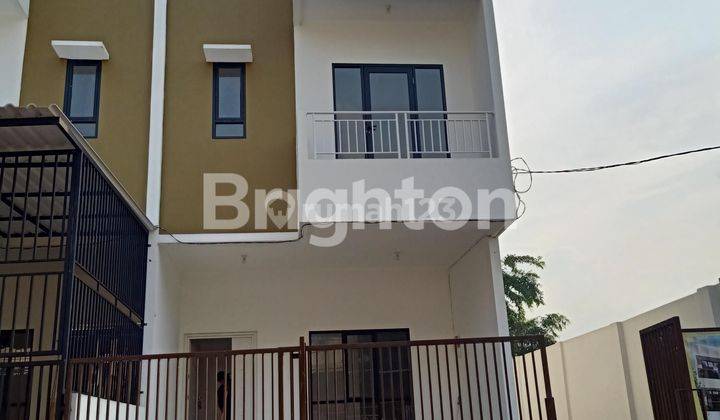 Rumah 3 Lantai Villamas Mediterania Townhouse Vikamas 1