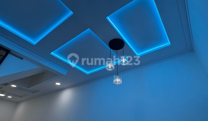 Rumah Baru 3 Lantai Strategis Full Furnish di Tanjung Duren Jakarta Barat 2