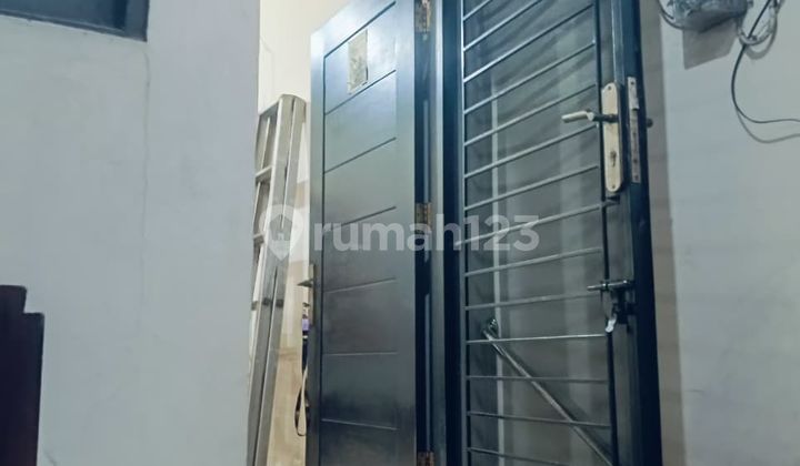 Strategic 2-Story Small House in Teluk Gong, North Jakarta