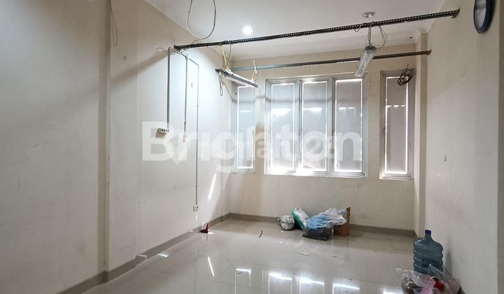 Rumah Strategis 3.5 Lantai Di Jalan Keting Teluk gong 2