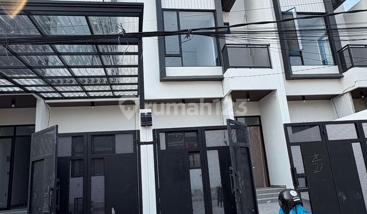 Rumah Baru 3 Lantai Di Duri Kepa Jakarta Barat Dekat Central Park