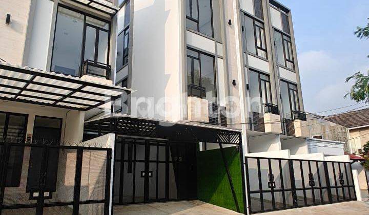 Rumah Baru 3 Lantai Full Furnished Townhouse Private Cluster di Kedoya Jakarta Barat 1