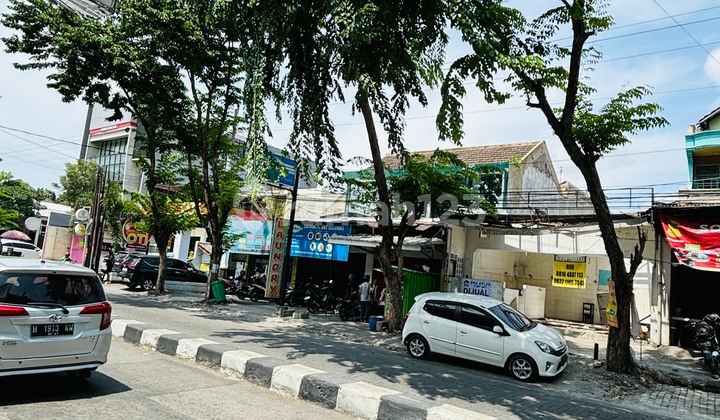 DIJUAL RUANG USAHA HITUNG TANAH, AKSES JALAN MENUJU KE BANDARA,PERUMAHAN ELIT, SEKOLAH DAN DEKAT PUSAT KOTA SEMARANG