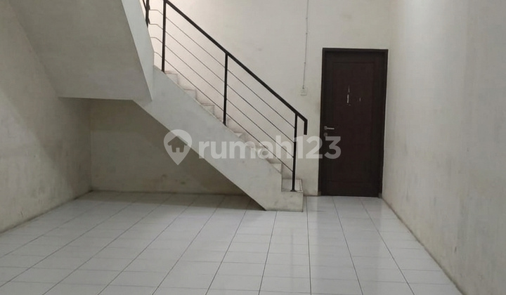 For Sale: Strategic Shop House Location Near Densely Populated Residential Area with Front Road Access to Genuk and Soekarno Hatta Arterial Road, Semarang 2