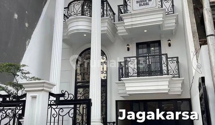 House for Sale Private Pool in Jagakarsa South Jakarta House for Sale Private Pool in Jagakarsa South Jakarta