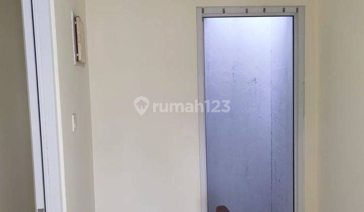 Rumah  Yang Terletak Dekat Dengan Tempat Kuliner ,sekolah Tarakanita ,rumah Sakit 2