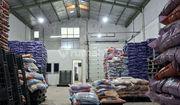 Industrial Permit Warehouse. Located in a safe, easy-to-sell warehouse area. Many other warehouses are available in the vicinity.