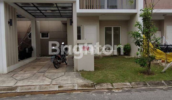 Rumah 2 Lantai Mewah Ochard Park Siap Huni 1