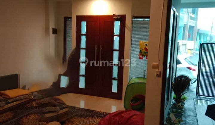 Rumah 2,5 Lantai,dijual Gaya Minimalis, Siap Huni,di Villa Bintaro Indah 1