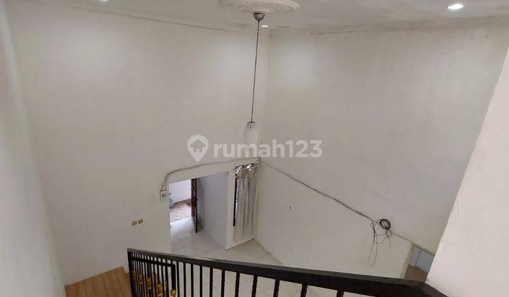 Dijual Rumah di Villa Bintaro Indah, Siap Huni, 2 Lantai, Lokasi Strategis. 2