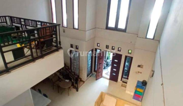 Rumah 2 Lantai Bagus di Villa Bintaro Indah, Dijual Dengan Lokasi Yang Strategis.  1