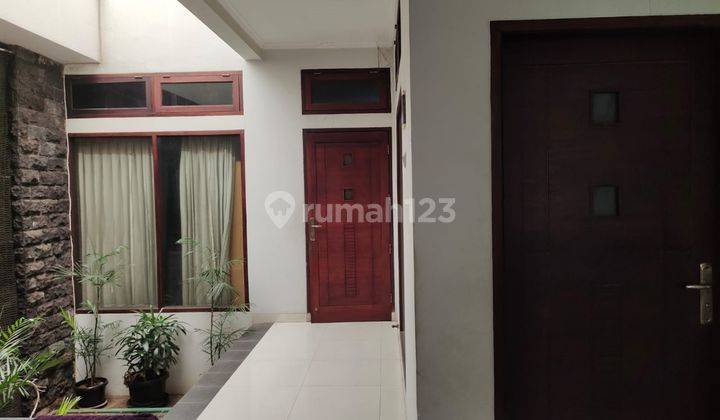 Rumah 2 Lantai Bagus di Villa Bintaro Indah, Dijual Dengan Lokasi Yang Strategis.  2