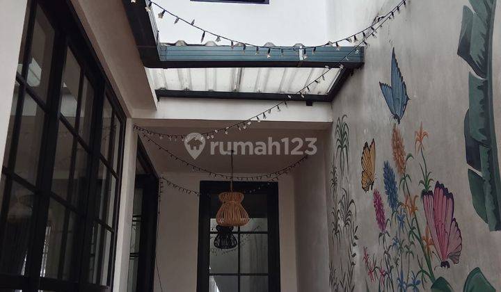 Rumah Cantik 2,5 Lantai Siap Huni Ex Wna, di Lingkungan Yang Aman 24 Jam, One Gate System. 2