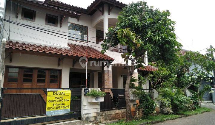 Rumah 2 Lt. Di Komplek Yang Nyaman, Lokasi Dekat Trans Jakarta. 1