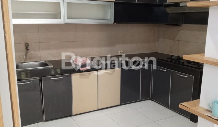 3-Story Renovated House in Whelford Greenwich Cluster BSD