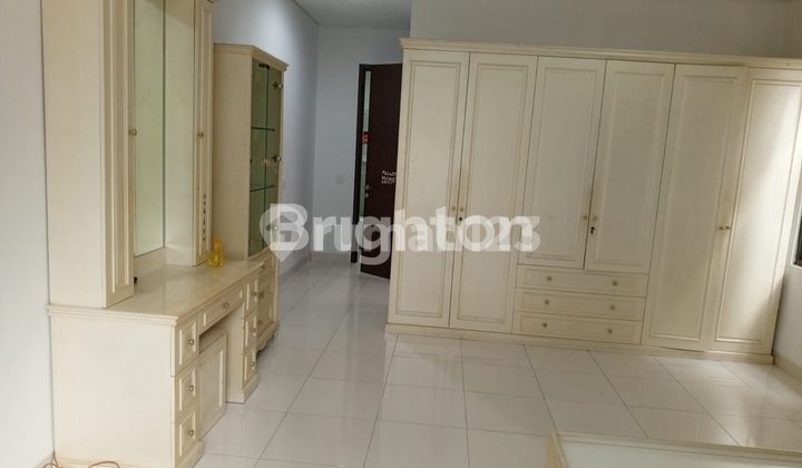 3-Story Renovated House in Whelford Greenwich Cluster BSD 2