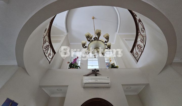 Rumah Mewah di Taman Beverly Golf  2