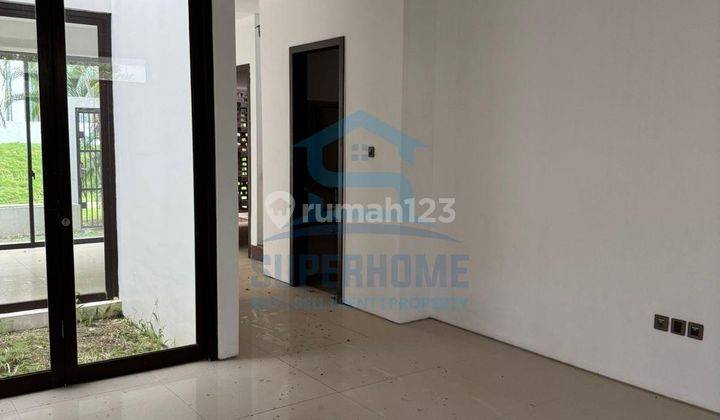 Dijual Rumah Cantik Memiliki Kolam Renang 2