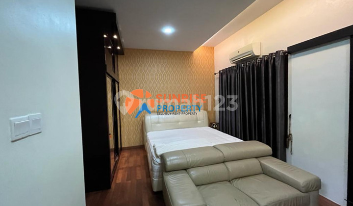 Here are the translations of the given English sentences into Indonesian:
1. **She is reading a book.**
*Dia sedang membaca buku.*
2. **They have finished their homework.**
*Mereka telah menyelesaikan pekerjaan rumah mereka.*
3. **We will visit the museum tomorrow.**
*Kami akan mengunjungi museum besok.*
4. **He can swim very well.**
*Dia bisa berenang dengan sangat baik.*
5. **The cat is sleeping on the sofa.**
*Kucing itu sedang tidur di sofa.*
Each translation accurately conveys the meaning of the original English sentences in Indonesian. Let me know if you'd like any adjustments or additional translations. Here are the translations of the given English sentences into Indonesian:
1. **She is reading a book.**
*Dia sedang membaca buku.*
2. **They have finished their homework.**
*Mereka telah menyelesaikan pekerjaan rumah mereka.*
3. **We will visit the museum tomorrow.**
*Kami akan mengunjungi museum besok.*
4. **He can swim very well.**
*Dia bisa berenang dengan sangat baik.*
5. **The cat is sleeping on the sofa.**
*Kucing itu sedang tidur di sofa.*
Each translation accurately conveys the meaning of the original English sentences in Indonesian. Let me know if you'd like any adjustments or additional translations.