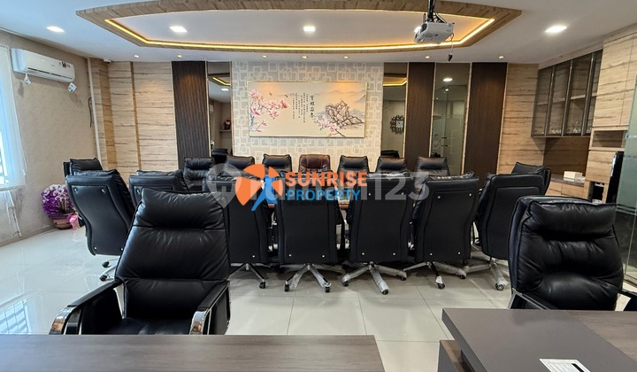 Terjemahkan ke dalam bahasa Inggris: 1