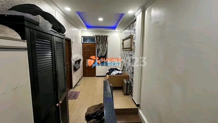 Dijual Rumah 2,5 Lantai di Puri Rhabayu Tiban 2