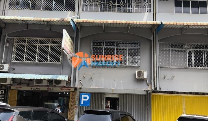 Dijual Ruko 3,5 Lantai Nagoya Komplek Bumi Indah 