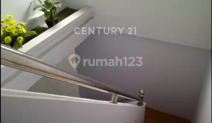 Tebet House for Rent Near Eco Park 2