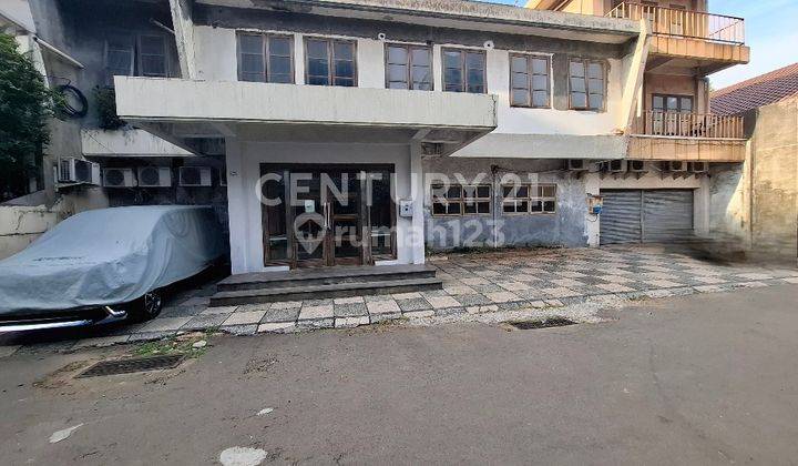 Gedung Kantor 3 Lantai 70% NJOP Lokasi Premium S PARMAN 1