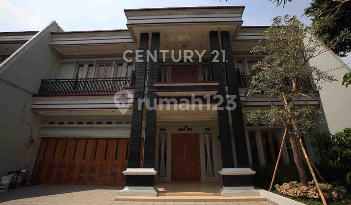 Rumah Mewah Super Bagus 2 Lantai di Kebon Jeruk, Jakarta Barat