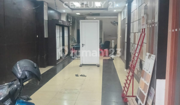 Murah !! Ruko 3 Lantai Pinggir Jalan NJOP di Jakarta Pusat Murah !! Ruko 3 Lantai Pinggir Jalan NJOP di Jakarta Pusat