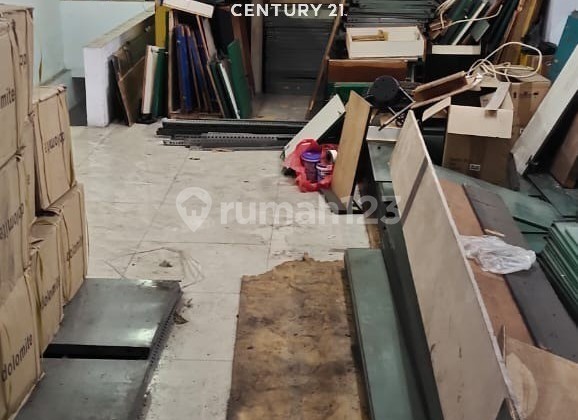 For Sale 4-Story Shop House Located in Percetakan Negara, Central Jakarta 2