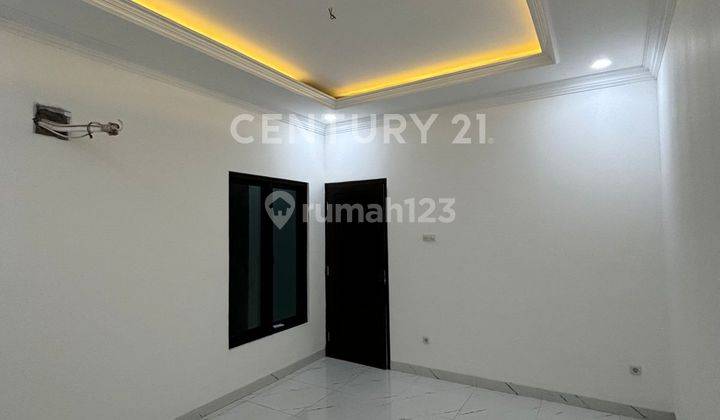 RUMAH BRAND NEW MINIMALIS CANTIK 2LT SIAP HUNI DI CONDET JAKTIM  2