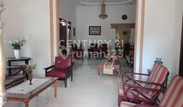 Rumah dengan Tanah Luas Siap Huni di Area Medan Sunggal 1