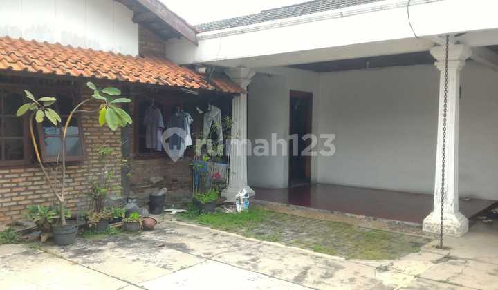 Rumah Bagus di Jl Kesehatan, Bintaro Jakarta Selatan