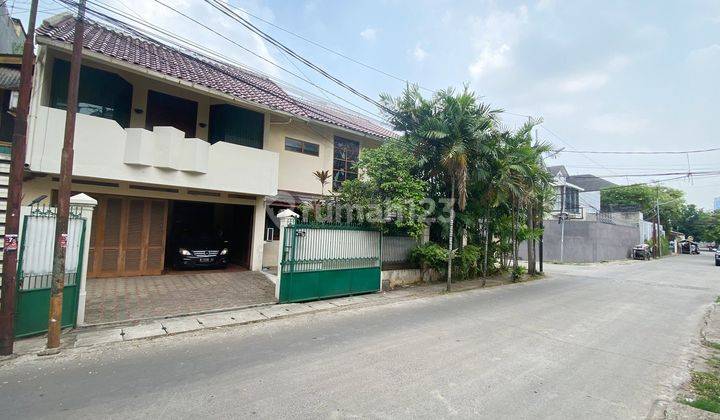 Rumah Hoek, Di Petogogan Kebayoran Baru Jakarta Selatan