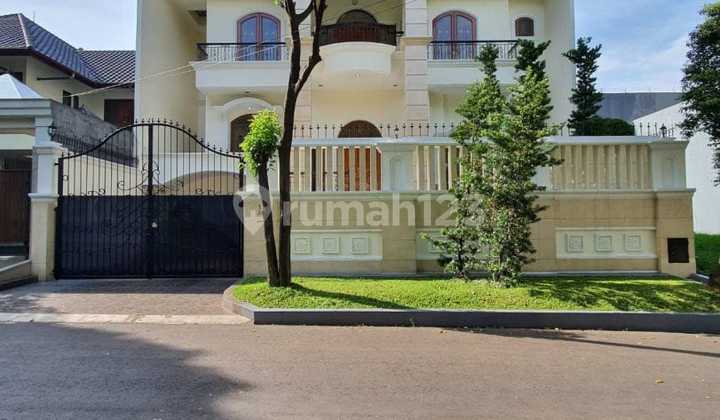 Disewakan Rumah mewah di pondok indah