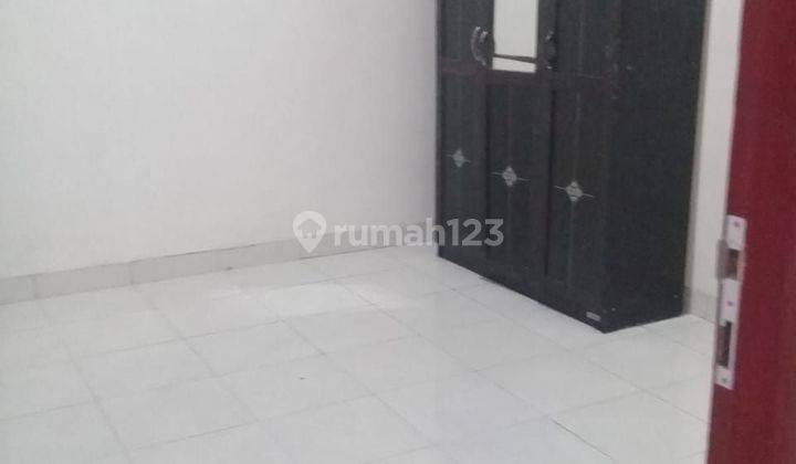 Rumah di Komplek 2 Lantai SHM Bagus 2