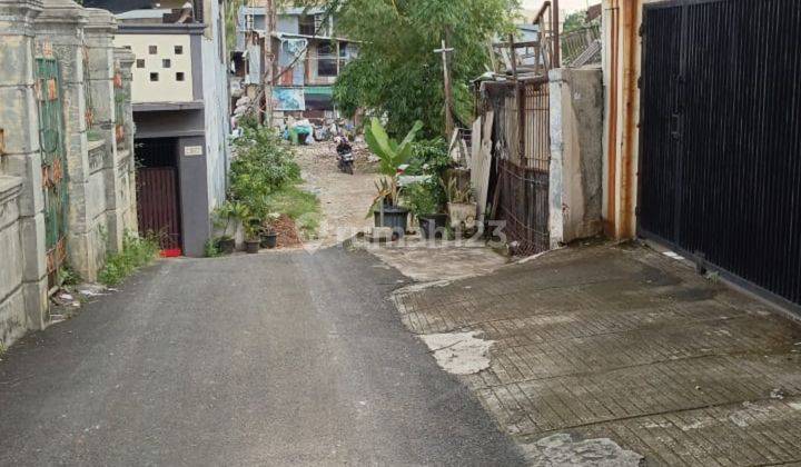 Rumah 2 Lantai SHM Bagus depan taman 2