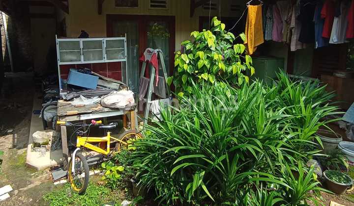 Rumah Lama Akses Mobil Jual Cepet SHM