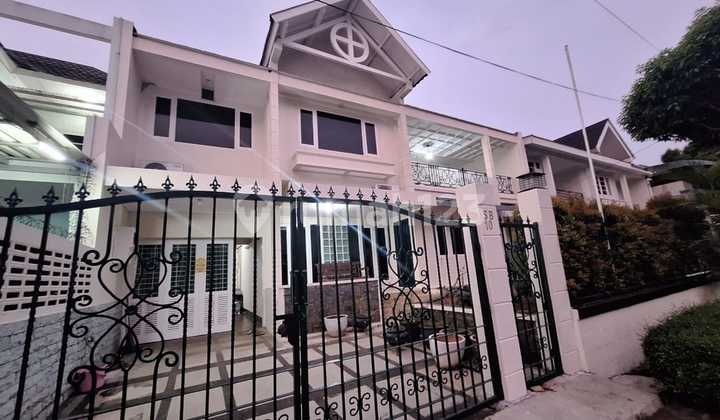 Disewakan rumah di pondok indah Disewakan rumah di pondok indah