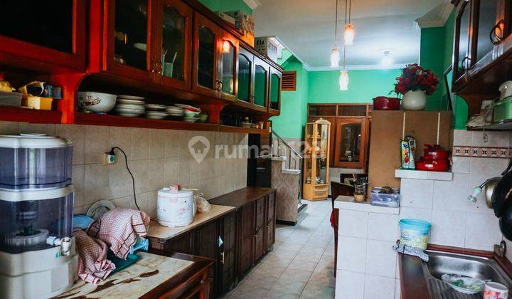 Murah, Rumah Hook Bagus Semi Furnished di Sulfat Malang 2