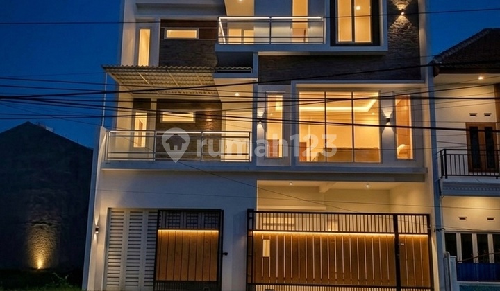 For Sale Exclusive Boarding House Full of Tenants in Merjosari Area, Malang