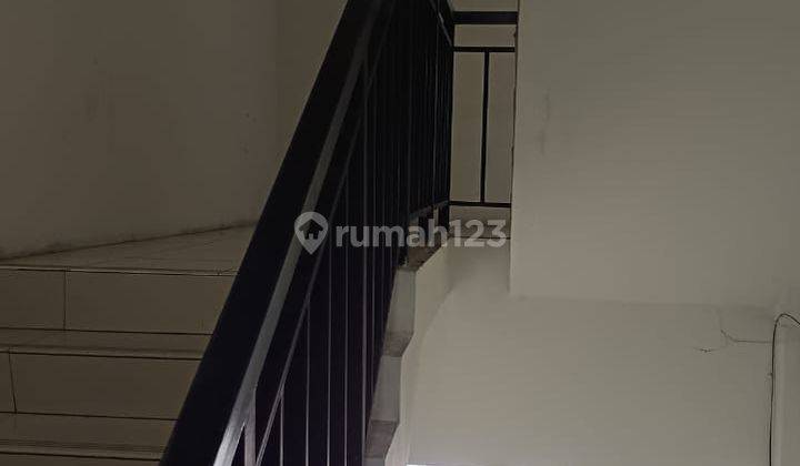 Disewakan Ruko Emerakd 3 Lantai Sumarecon Bekasi 2