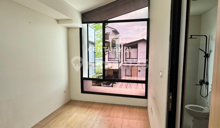 Nice 2-Story House Ready to Live In at Waterfront Lippo Cikarang