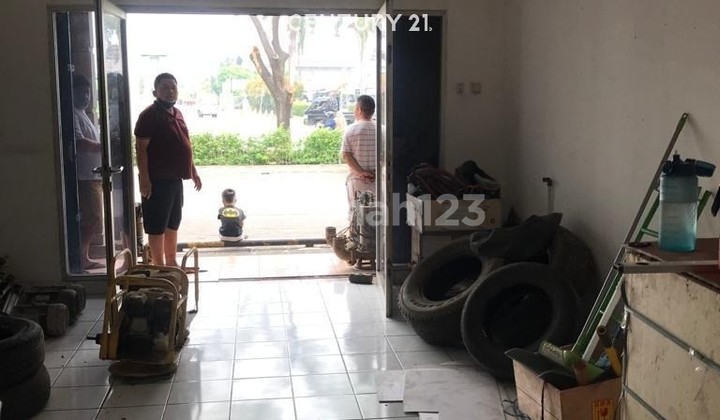 Good Ready-to-Use Shop House at Noterdam Deltamas Shop House 2