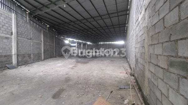 Wide Warehouse 1250 Truck Access in Gondanglegi, Malang Regency Wide Warehouse 1250 Truck Access in Gondanglegi, Malang Regency