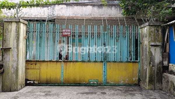 Large House Suitable for Warehouse, Office in Kawi Street Area, Malang City