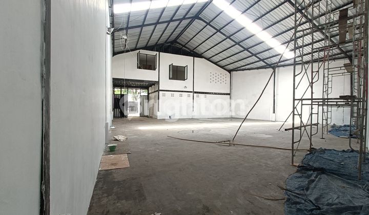 Gudang kan dengan kantor modern cantik area dekat Exit Toll Bandara Abdul Rahman Saleh kota Malang